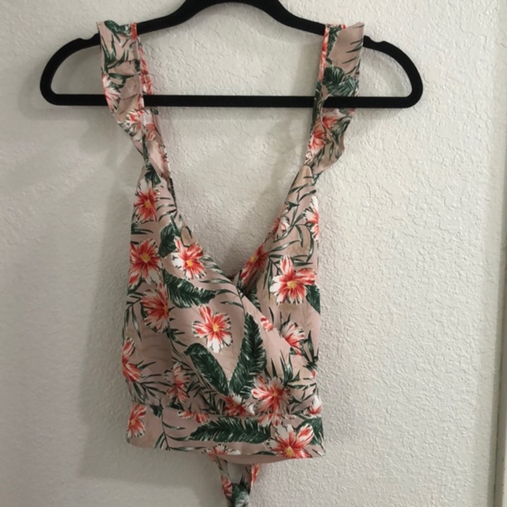 Express Floral Print Ruffle Sleeve Crop Top w/ Tie Waist
